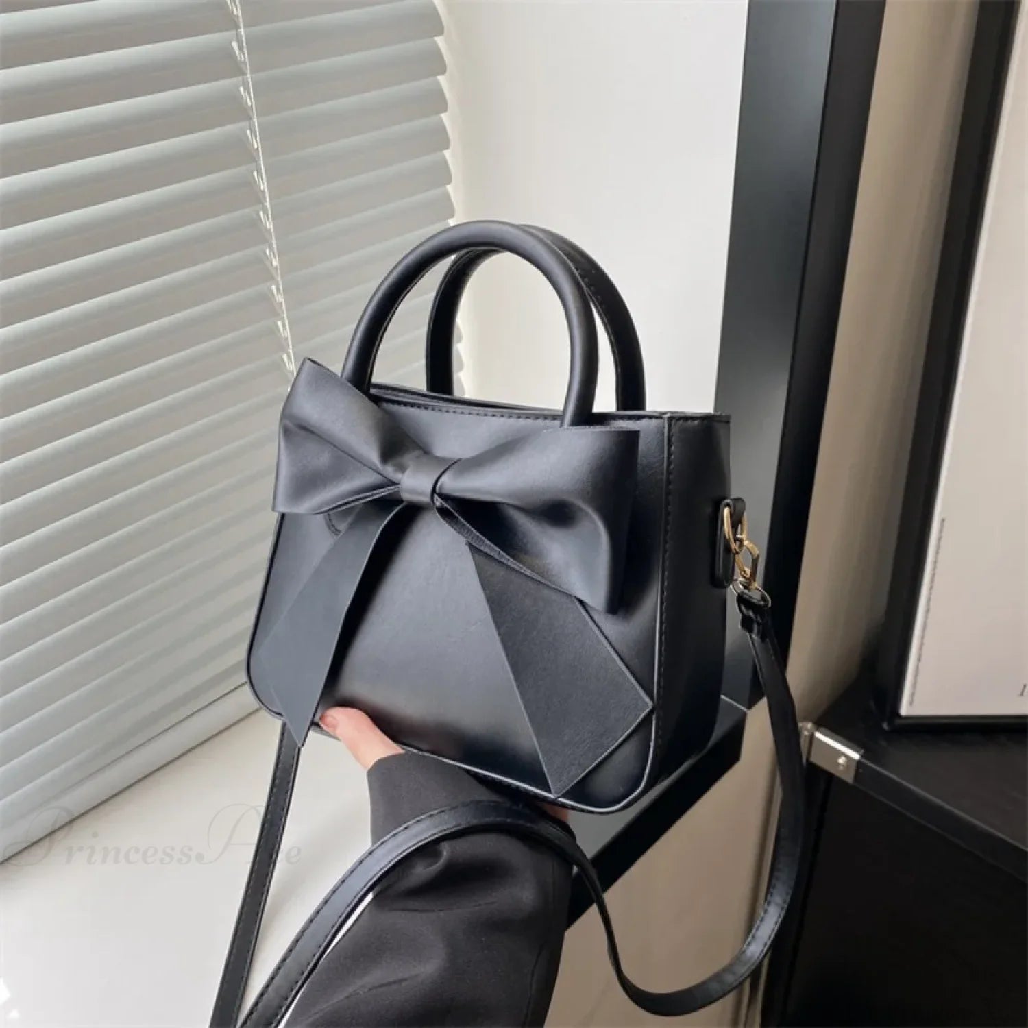 Bow PU Leather Solid Underarm Handbag Black handbag-250126