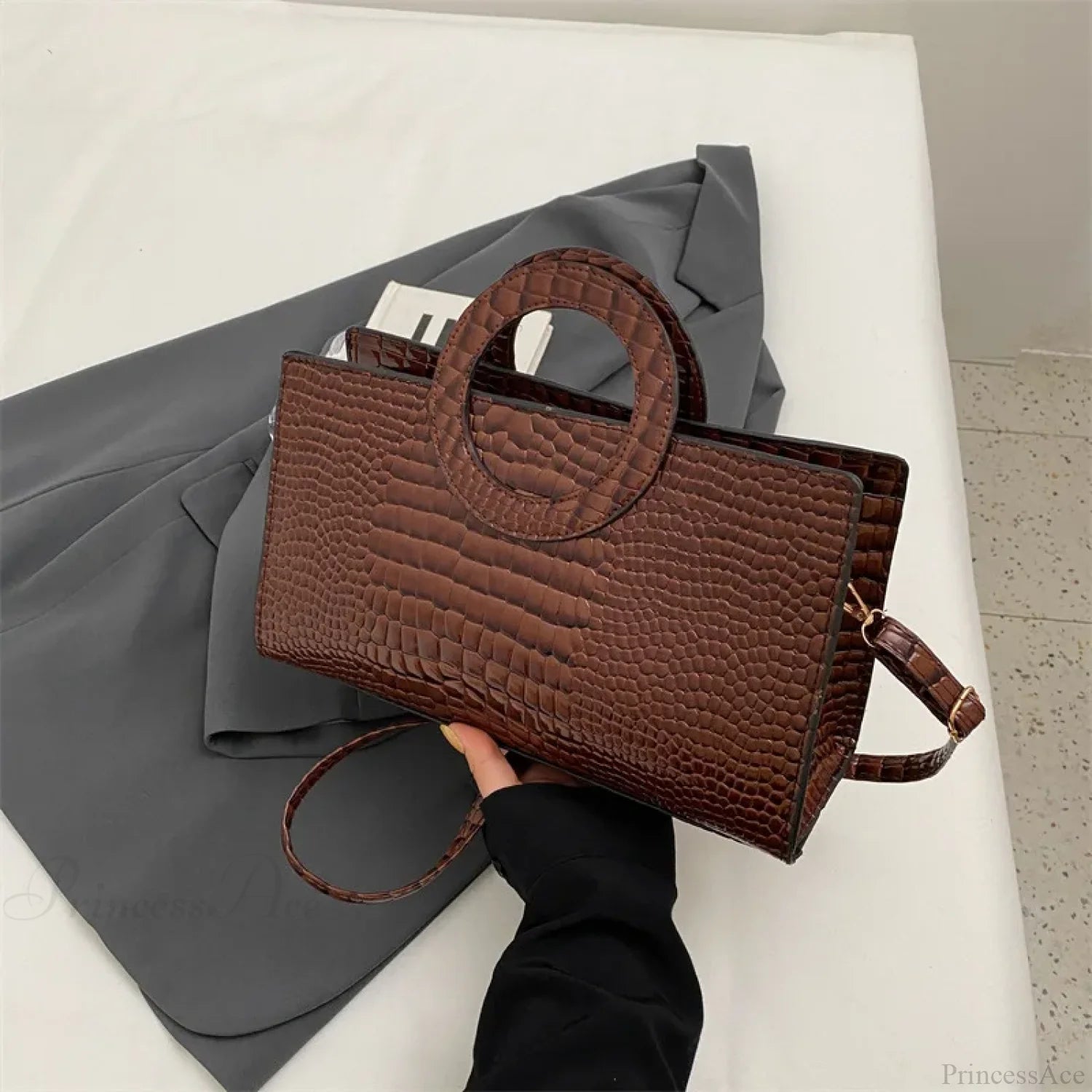 Crocodile Pattern PU Leather Crossbody Handbag Coffee handbag-250126