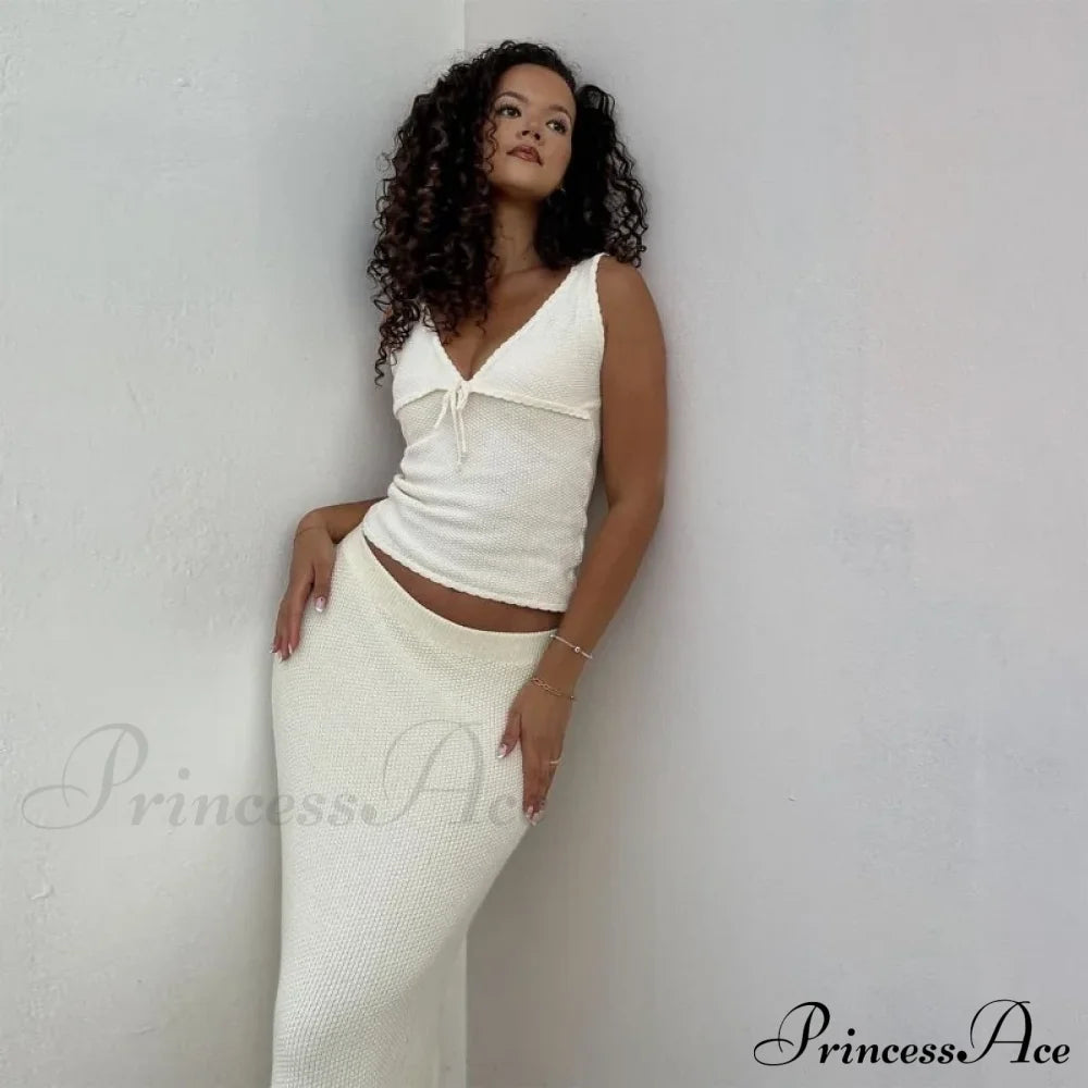 Deep V-Neck Stylish White Seam Top