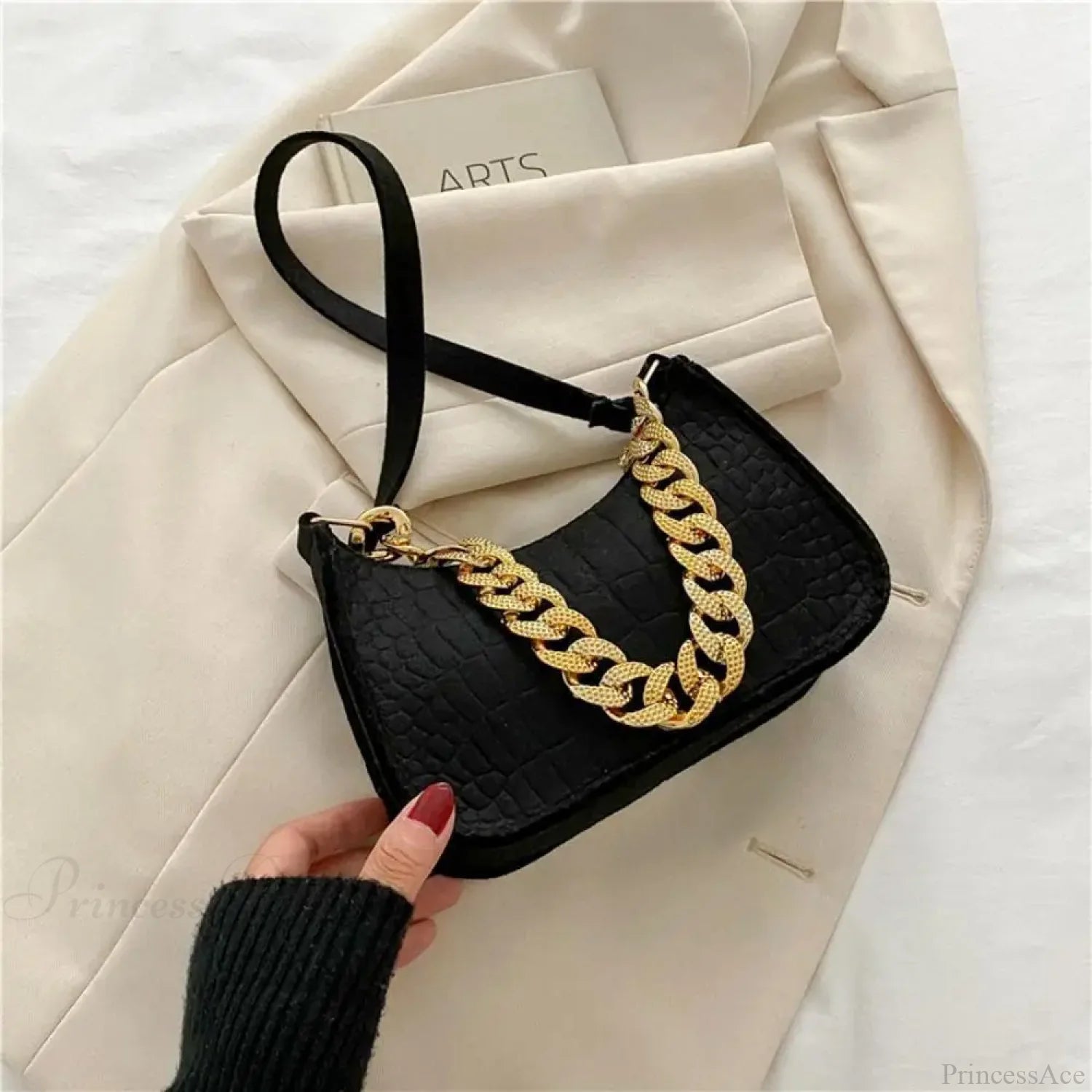 Luxury Metal Chain Shoulder Handbag Elegant Clutch Black handbag-250126