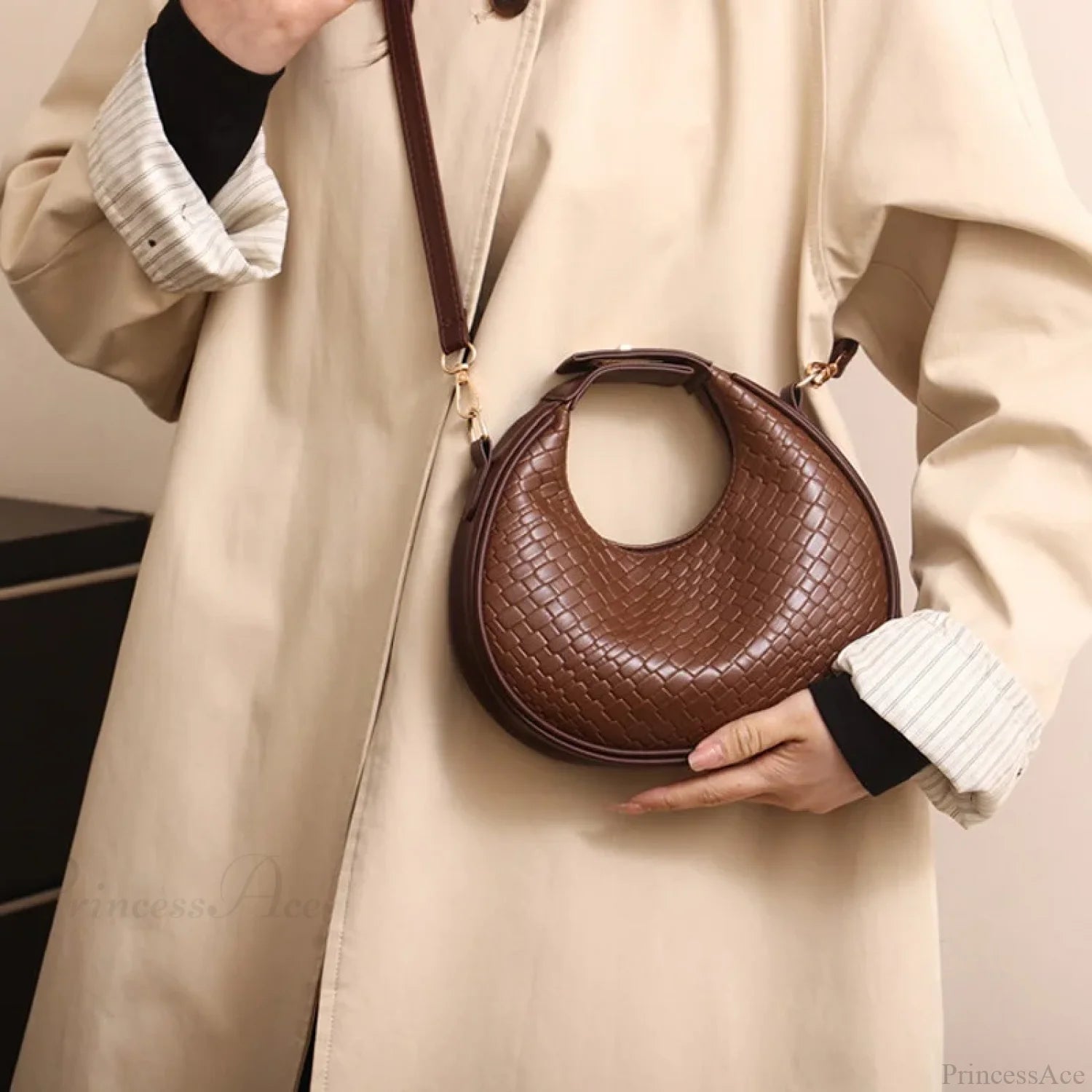 Solid Color PU Leather Lattice Crossbody Handbag handbag-250126