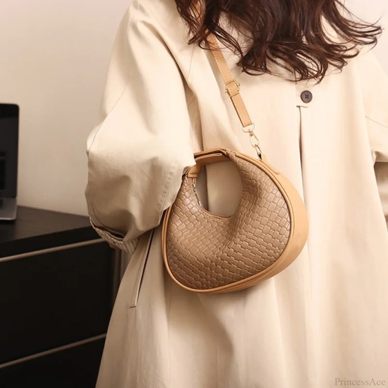 Solid Color PU Leather Lattice Crossbody Handbag handbag-250126